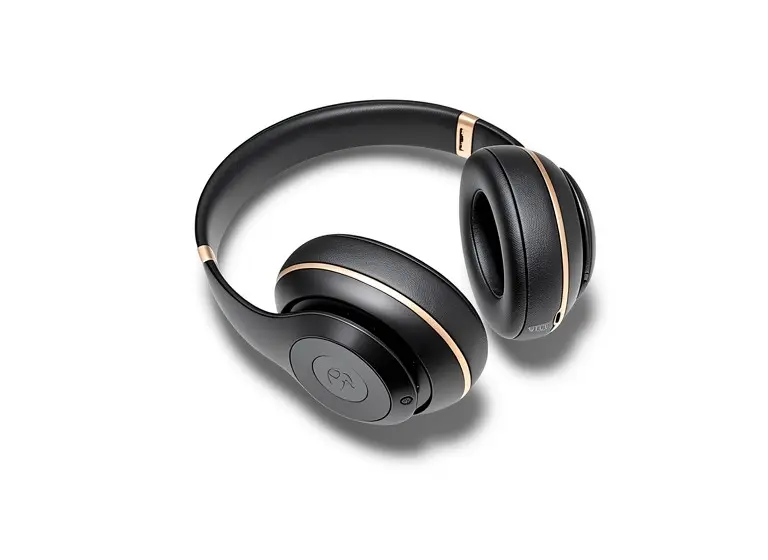 Headphones to a catalog packshot: the AI result